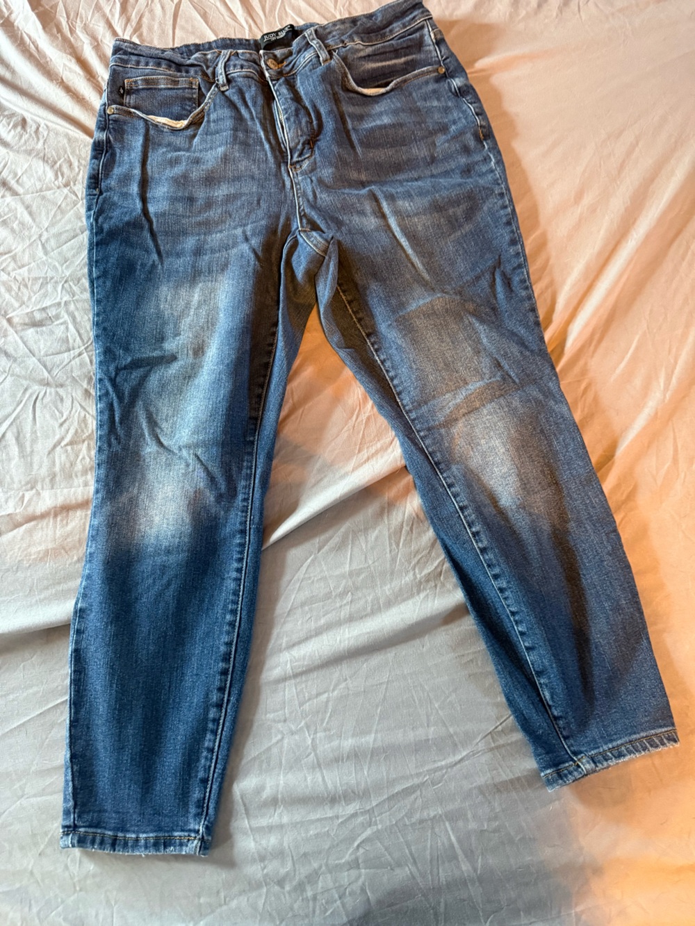 Judy Blue Women’s 18W Cropped straight leg stretch jeans medium wash